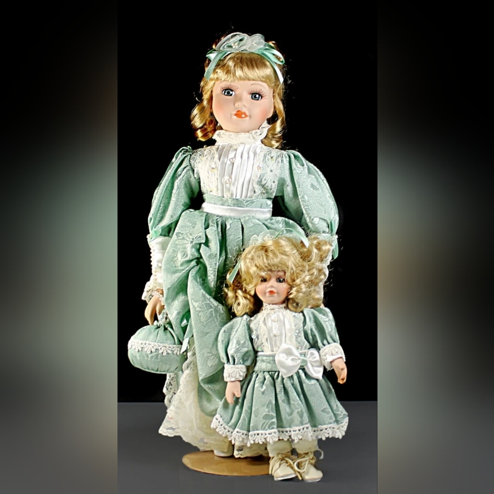 NEW IN BOX! Julia and Joanna Porcelain Dolls
